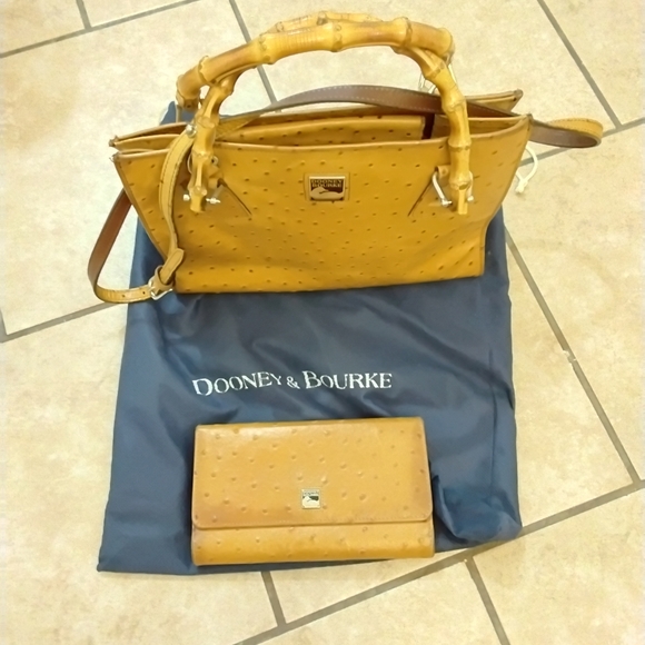 Dooney Bourke Vintage Ostrich w Bamboo Handles extra shoulder strap w/Wallet - Picture 4 of 8